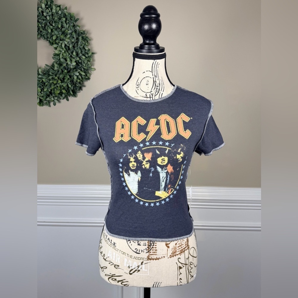 Forever 21 AC/DC Highway to Hell Short Sleeve Crop Top Size Small NWT